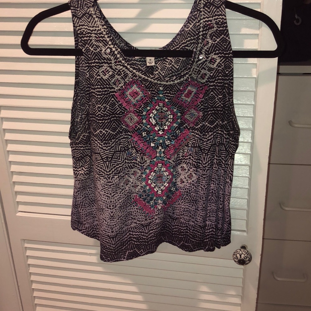 Tank - Picture 2 of 5